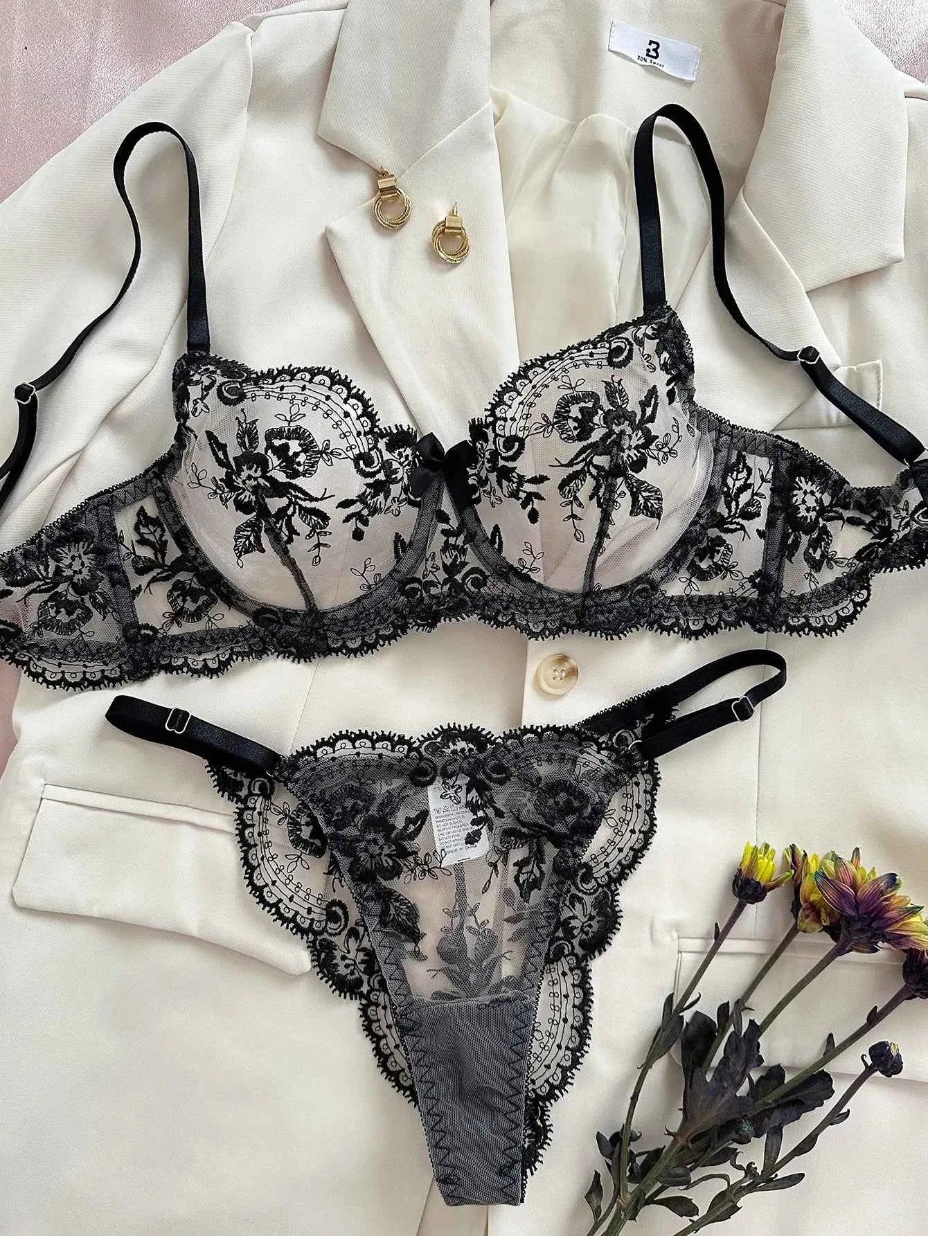 Black lace lingerie set