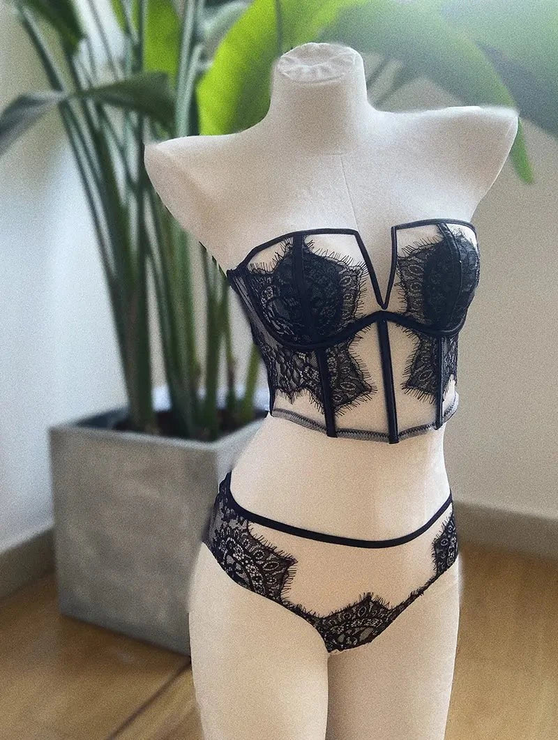 Black Lace Bandeau Lingerie Top - Amaratime lingerie