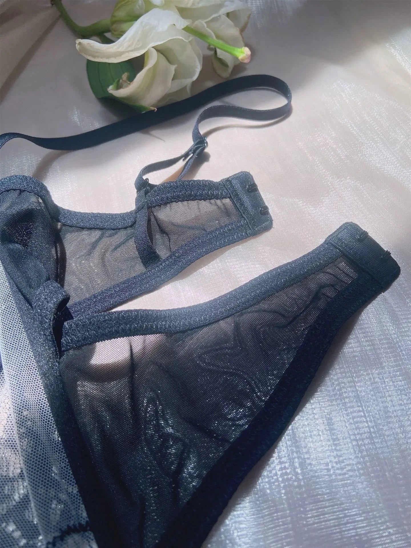 Black Lace Bandeau Lingerie Top - Amaratime lingerie